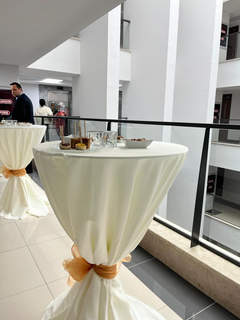 upload/bistro_masa_kiralama.jpg